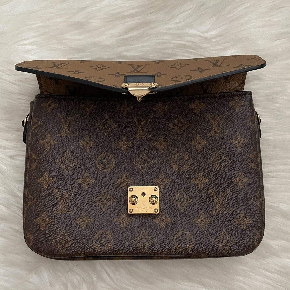 💋Louis Vuitton Pochette Métis Reverse - Picture 9 of 16